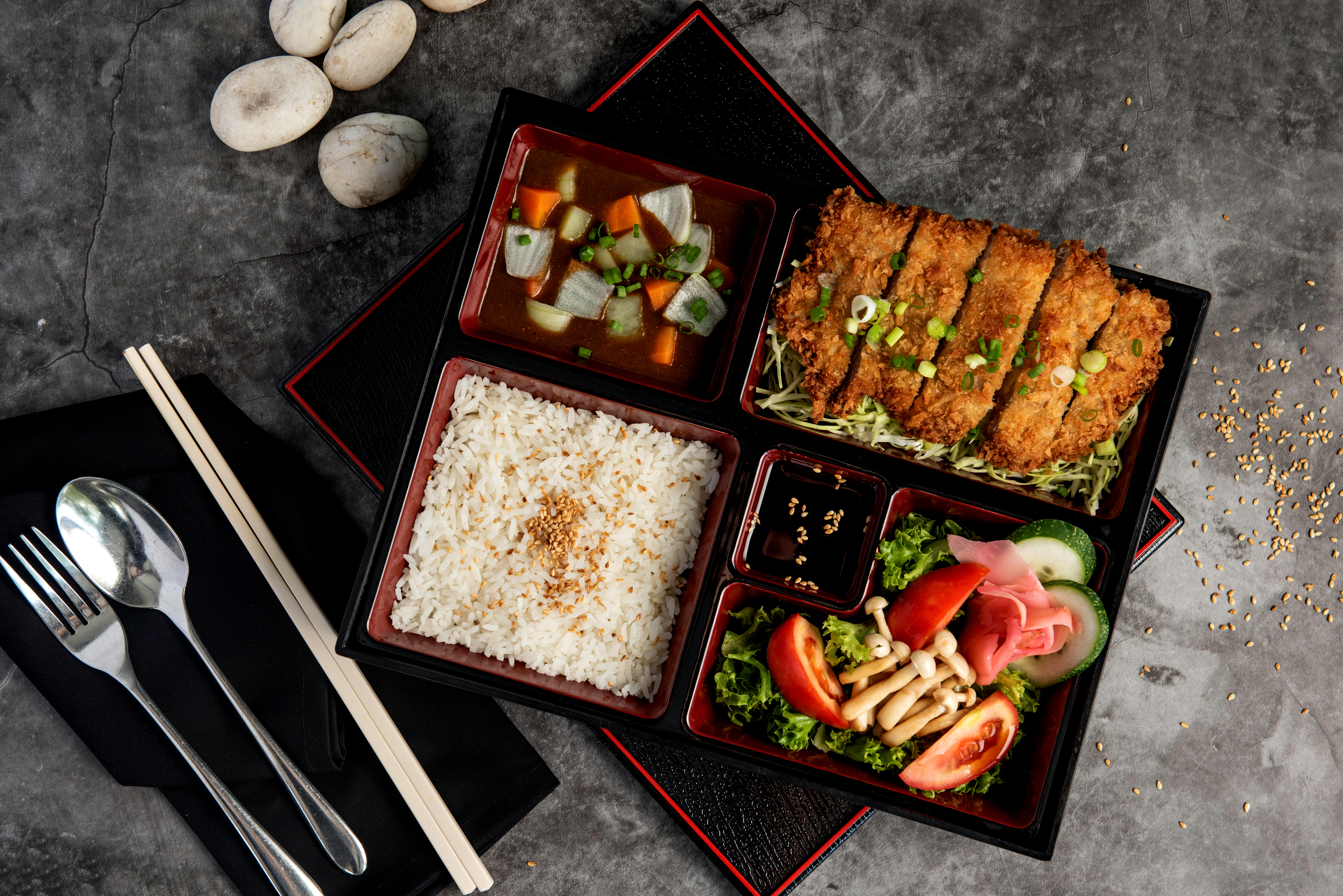 一人暮らしでも食事宅配でバランス良く！おすすめの食事宅配サービス7選